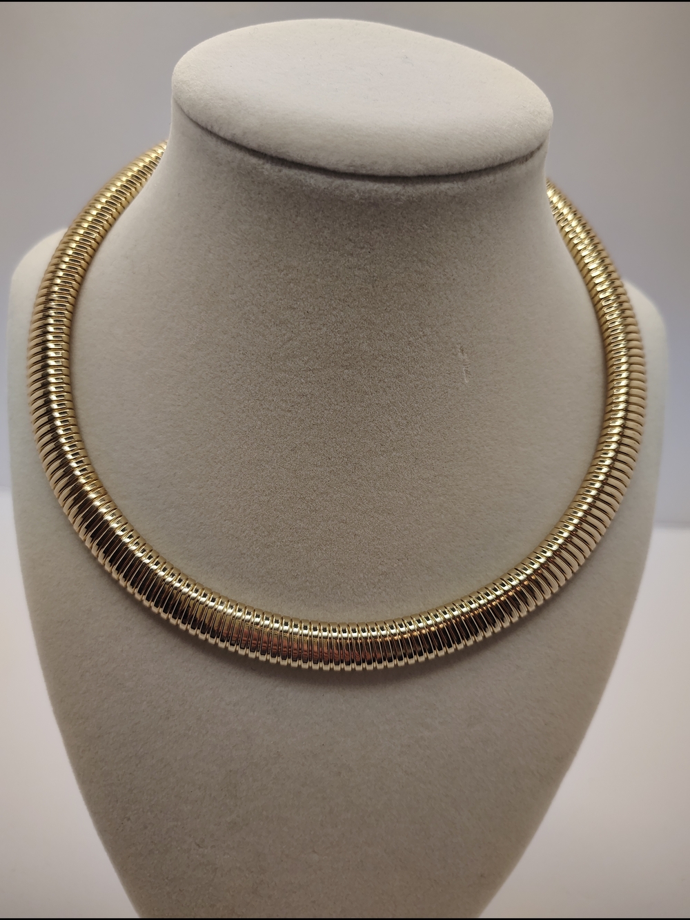 Ribbed Gold Collar Necklace - Elegant Statement Choker
